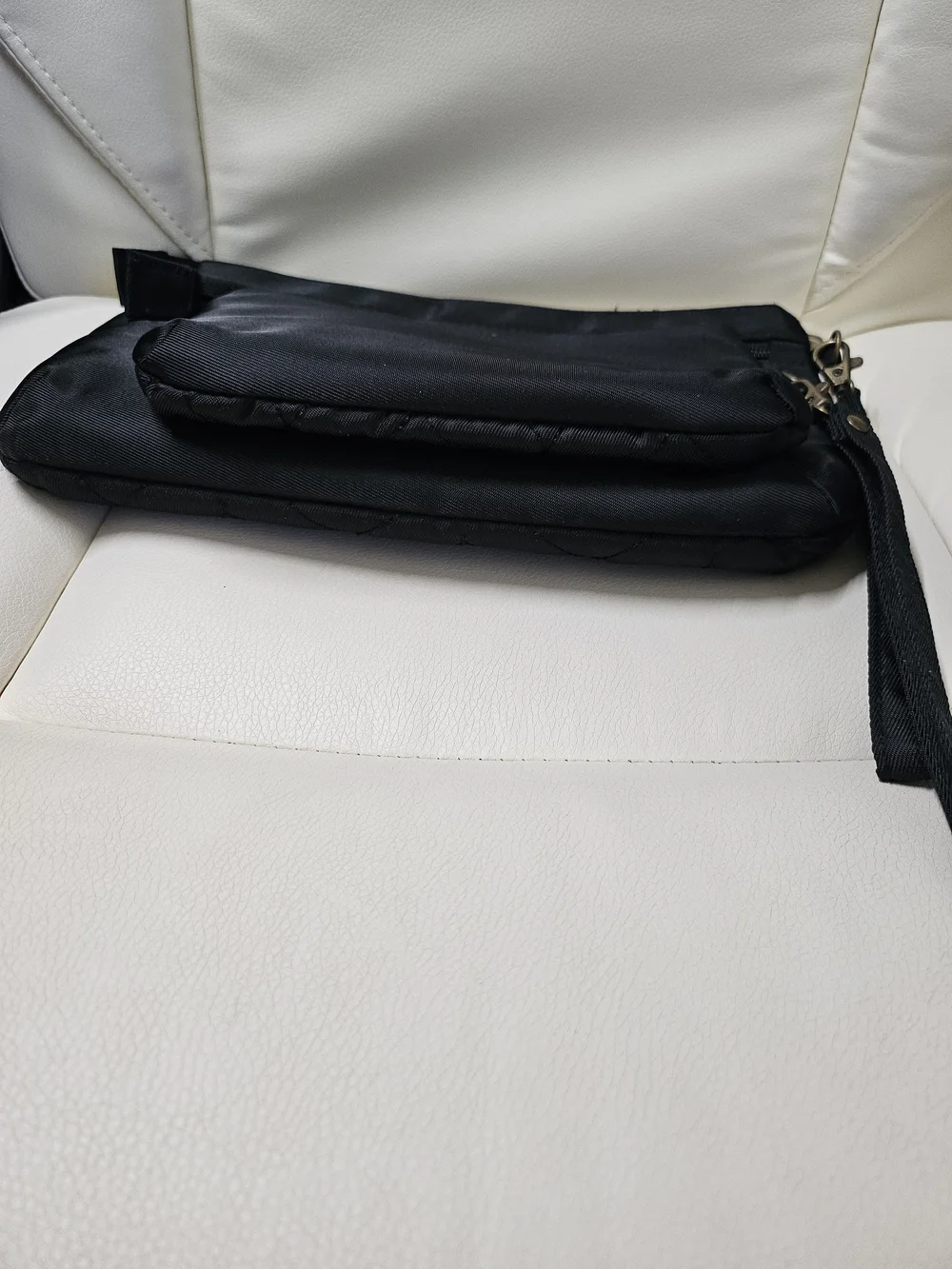 Travelon Black Quilted 2 Pc Wristlet Set